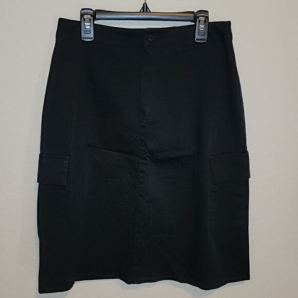 Eric Casual Black Skirt with side pockets, size 4. - Picture 1 of 5